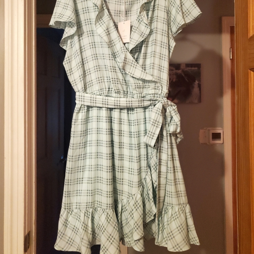 Lauren Conrad large mint plaid pattern wrap dress